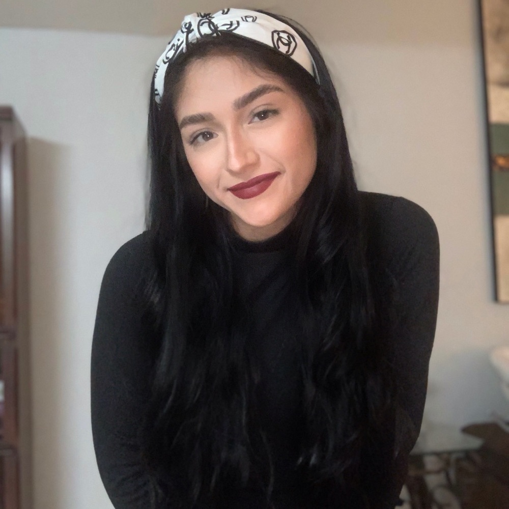 Meet your Posher, Itzel